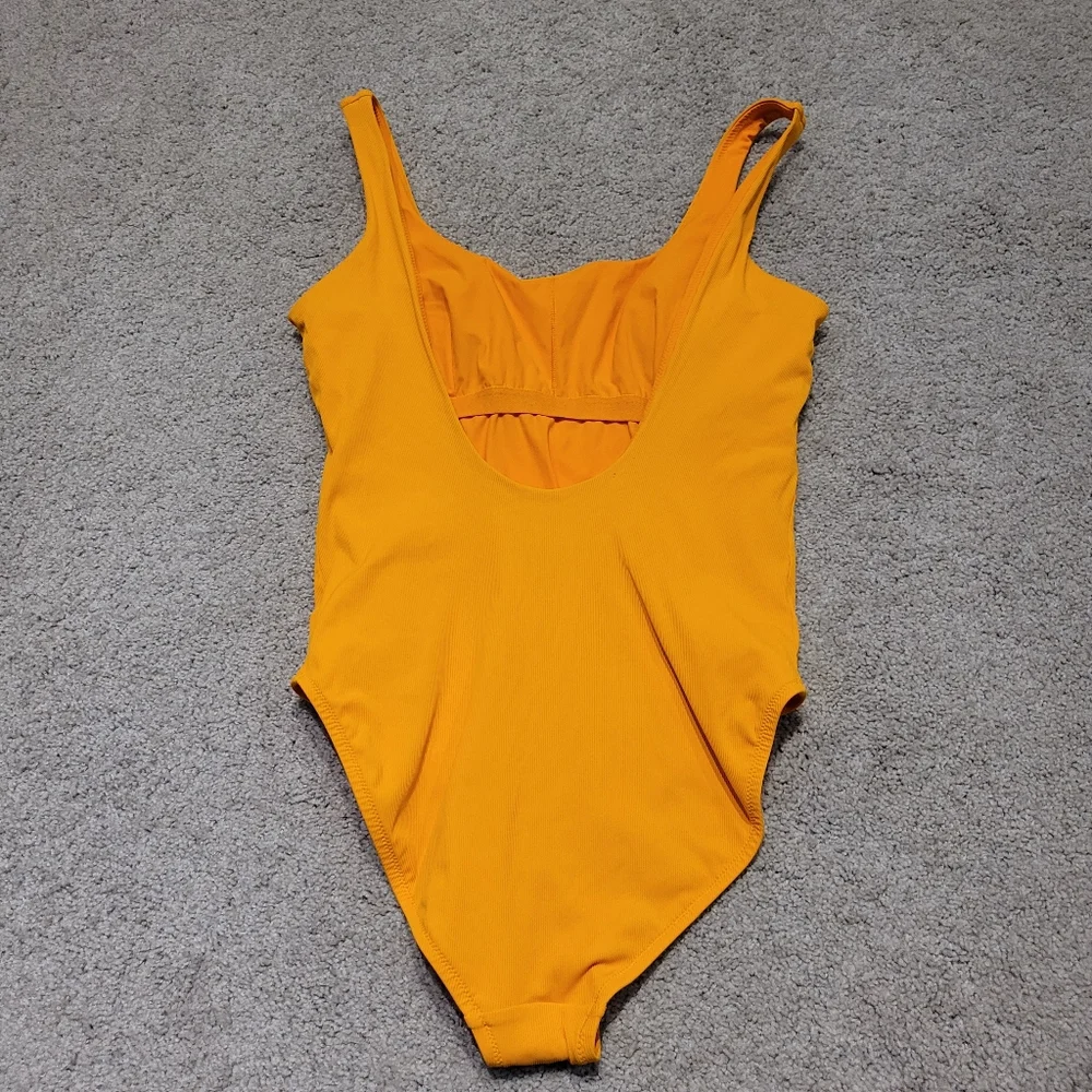 Athleta Cloudbreak‎ Orange Ribbed One-Piece Swimsuit